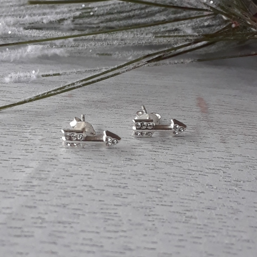 Sterling silver .925 Southwestern Boho Arrow stud earrings